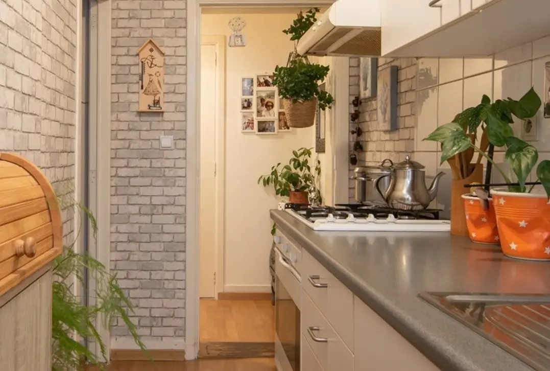 Opbrengsteigendom met drie 1 slaapkamer appartementen te centrum Oostende  - Oostende