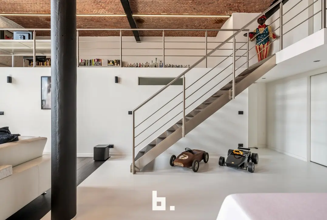 Exclusieve loft met industriële klasse nabij centrum Kortrijk - Spinnerijkaai 45  bus 119, 8500 Kortrijk - €545.000