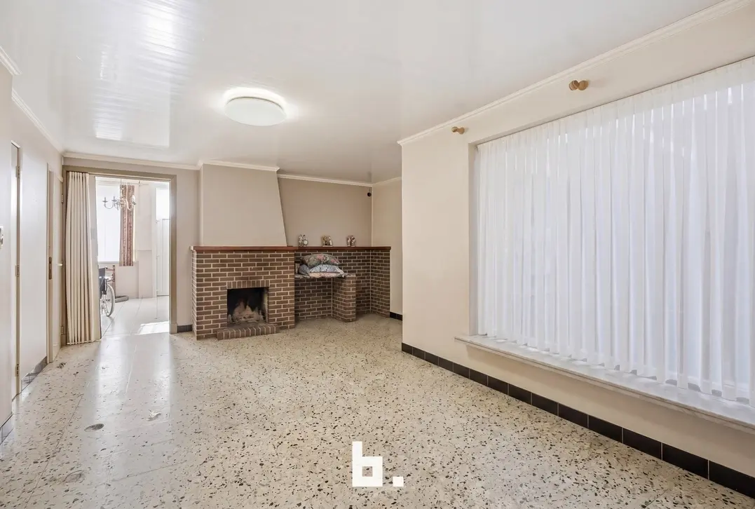 Te renoveren woning met garage en potentieel op centrale ligging in Staden - Staden