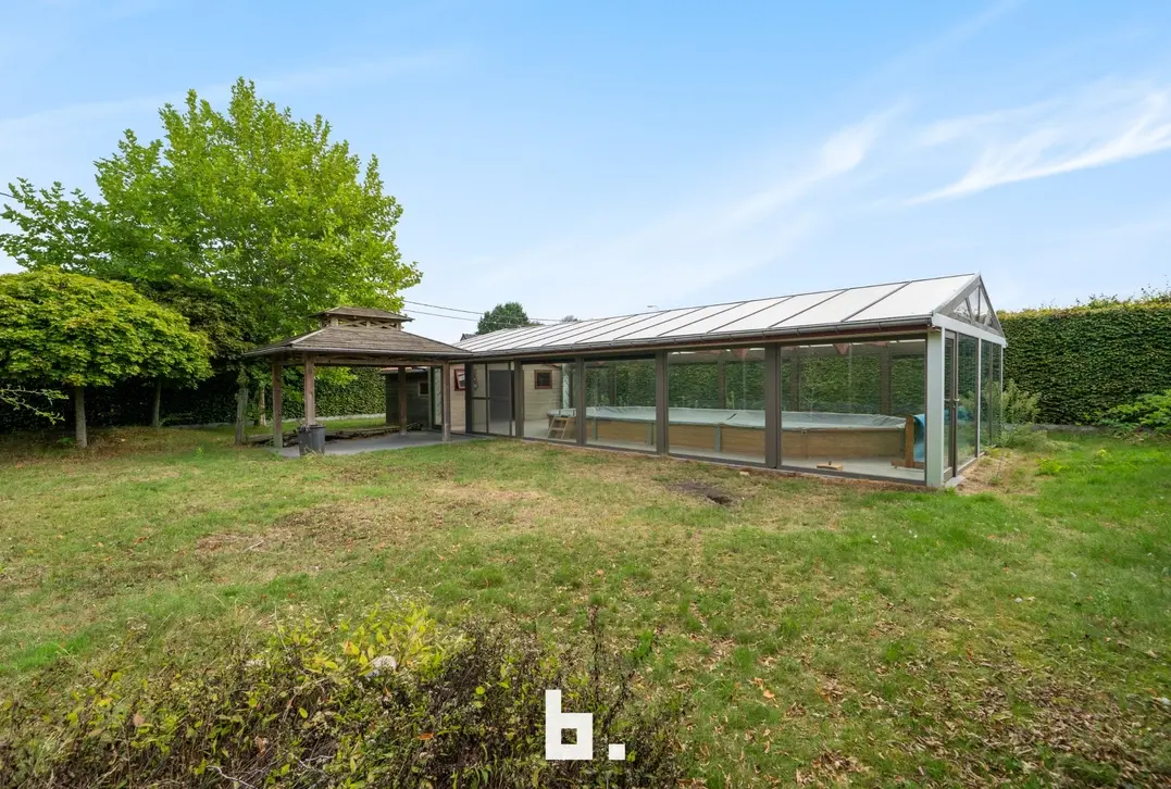Landelijk gelegen woning op groot perceel met veel privacy - Zedelgem