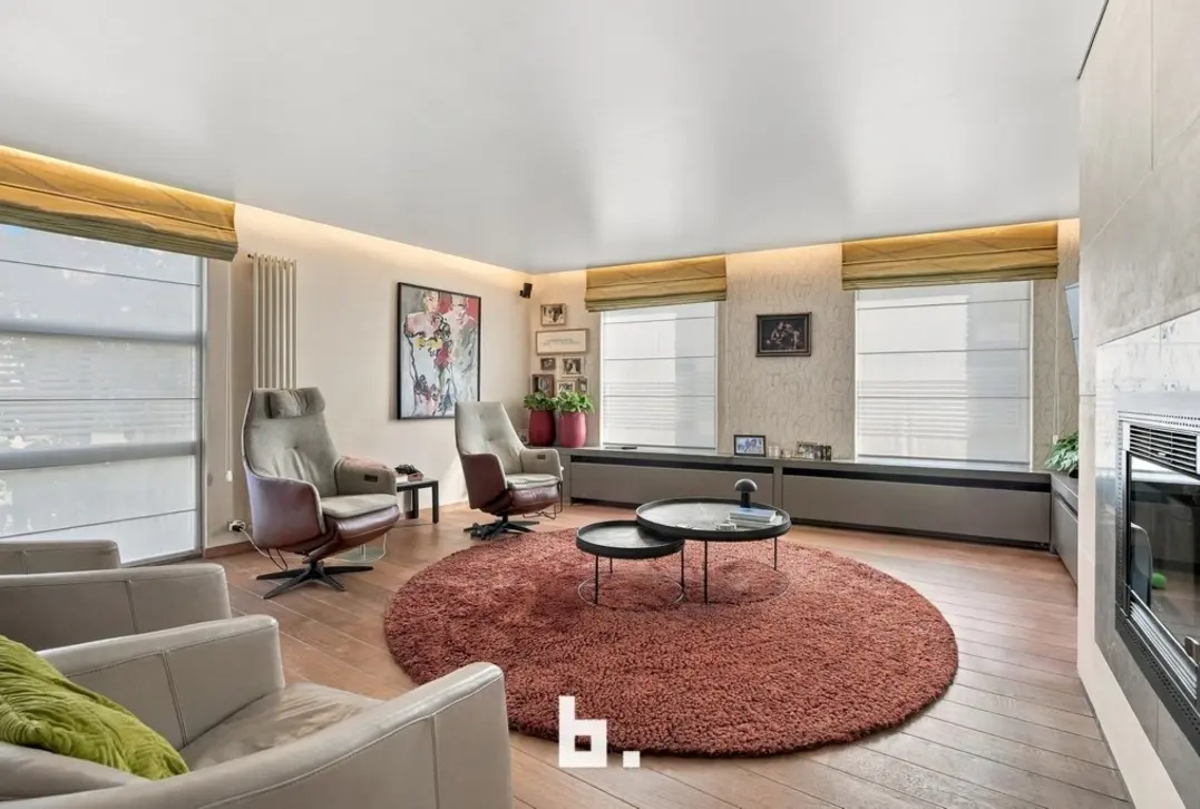 Uitzonderlijk ruime woning met praktijkmogelijkheden op centrale ligging in Wingene - Wingene