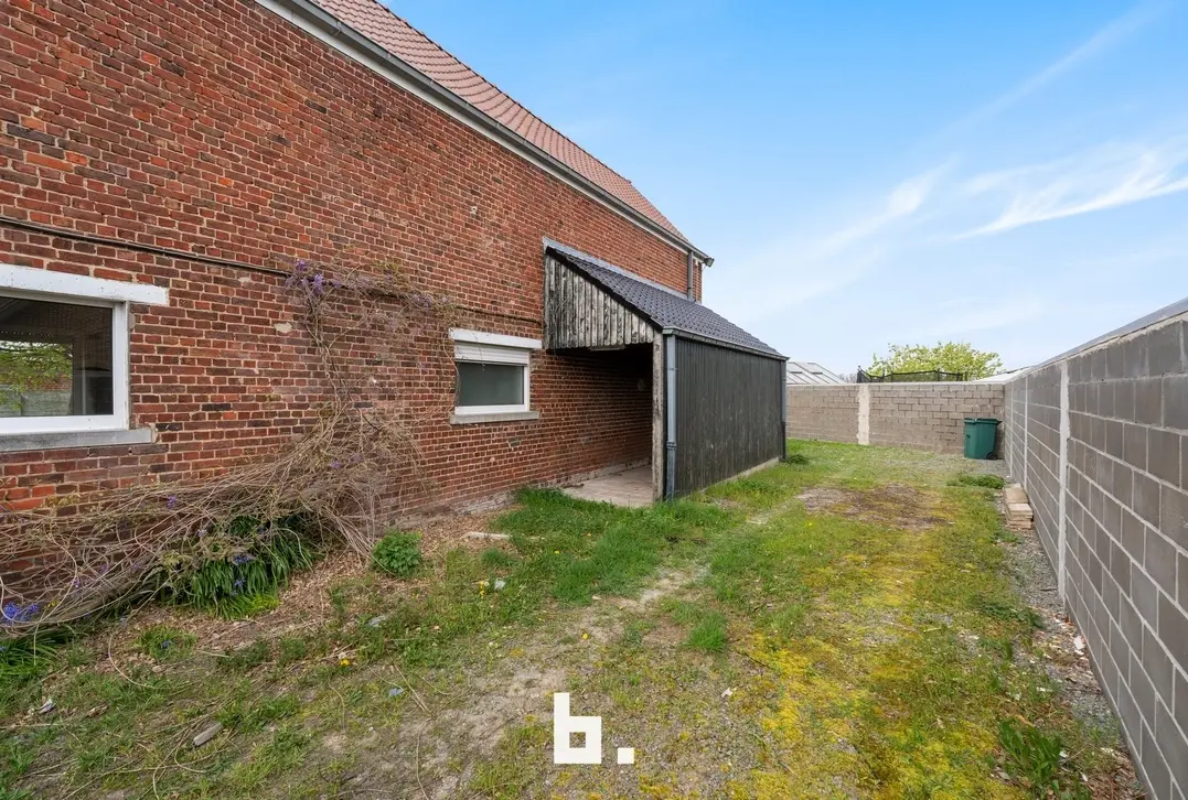 Karaktervolle renovatiewoning met ruime oprit in Kuurne - Kuurne