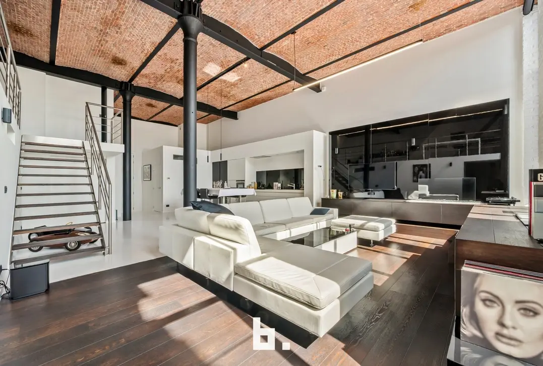 Exclusieve loft met industriële klasse nabij centrum Kortrijk - Spinnerijkaai 45  bus 119, 8500 Kortrijk - €545.000