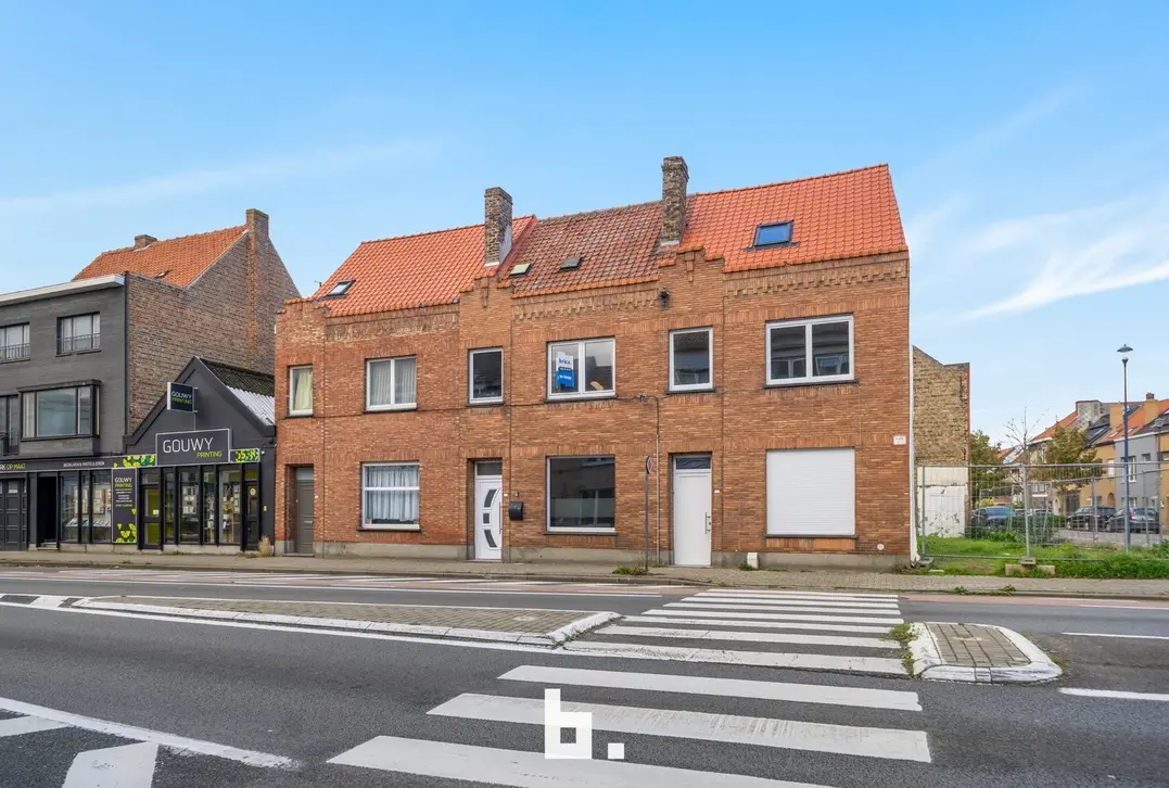 Oostende- Instapklare gezinswoning met 4 slaapkamers en koer  – EPC C & CONFORME ELEKTRICITEIT - Oostende