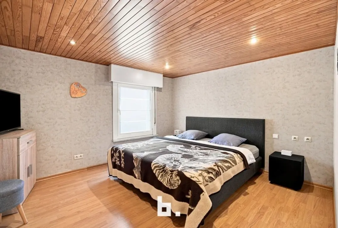 Instapklare woning met 5 slaapkamers in Roeselare!  - Roeselare