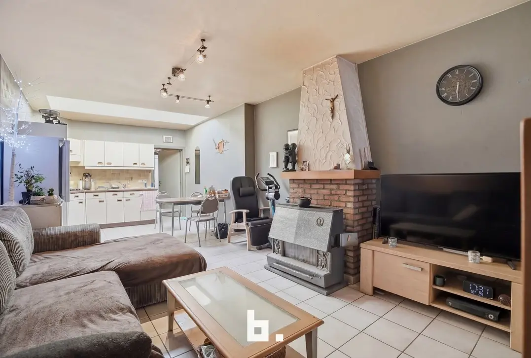Centraal gelegen woning met zonnige tuin in het centrum-Wervik-€99.000