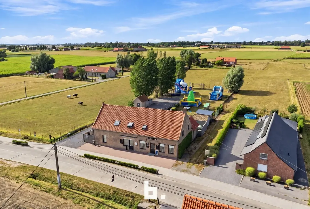 Karaktervolle horecazaak met ruim potentieel – veelzijdig restaurant, feestzaal, buitenruimte & parking - Houthulst