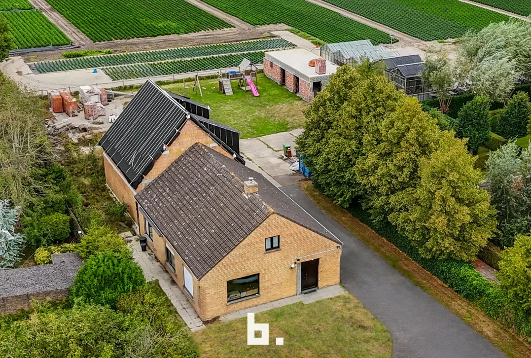 Bouwgrond 2168 m² met bouwvergunning met verzicht in Sint-Andries! - Sint-Andries