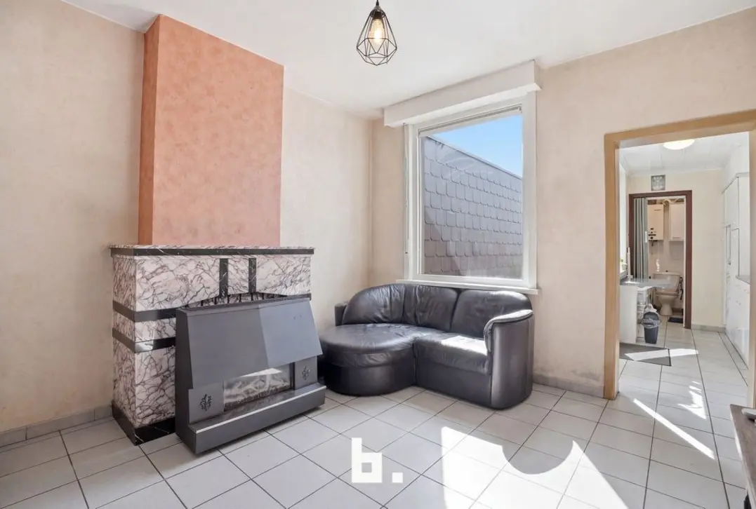 Karaktervolle woning met garage en uitweg op centrale ligging in Ardooie - Ardooie