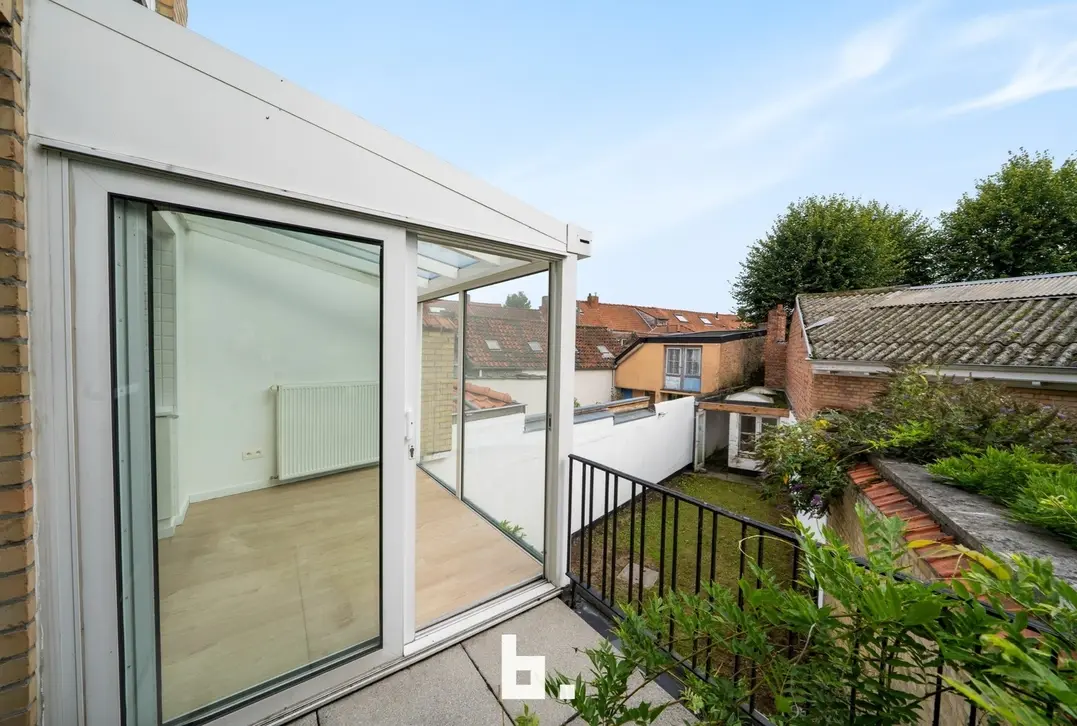 Instapklare woning met garage nabij de Coupure. - Brugge