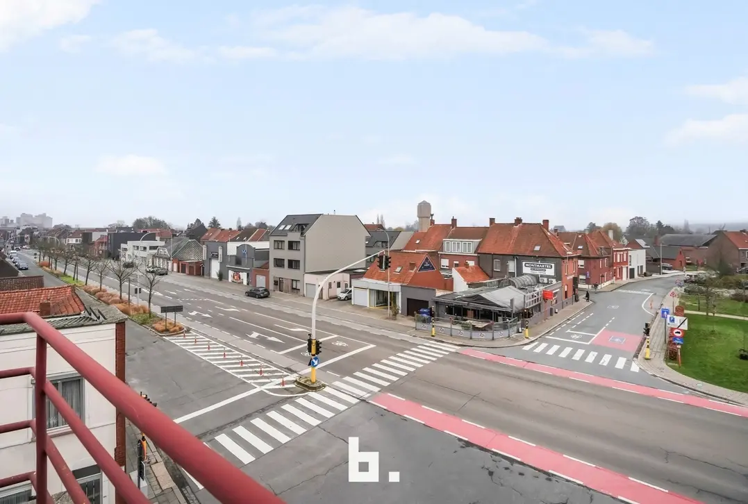Instapklaar appartement met heel ruim terras op centrale ligging in Roeselare - Roeselare
