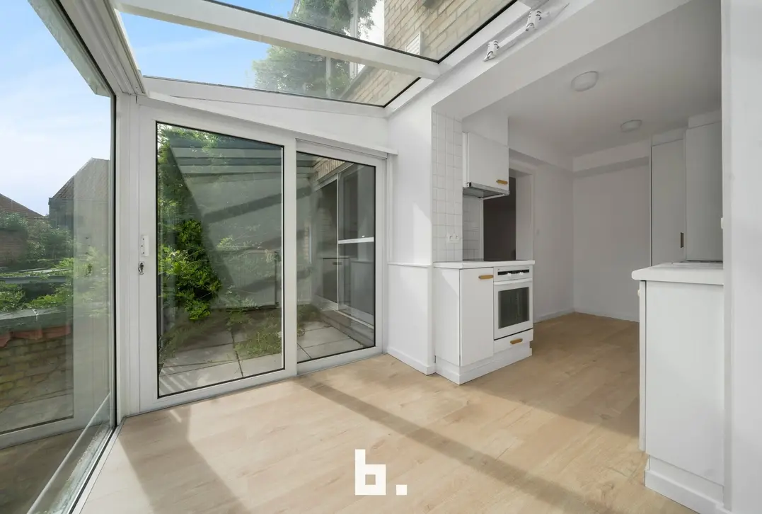 Instapklare woning met garage nabij de Coupure. - Brugge