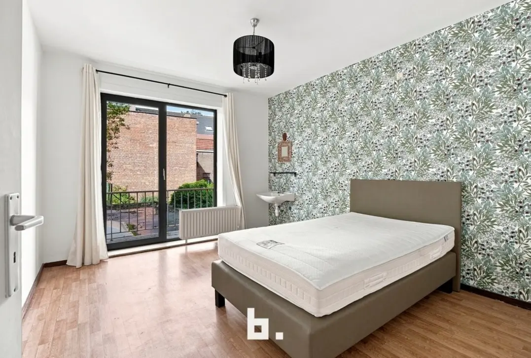 Instapklaar 2-slaapkamerappartement op topligging in Izegem - Izegem