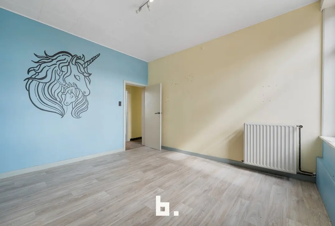 Karaktervolle renovatiewoning met ruime oprit in Kuurne - Kuurne