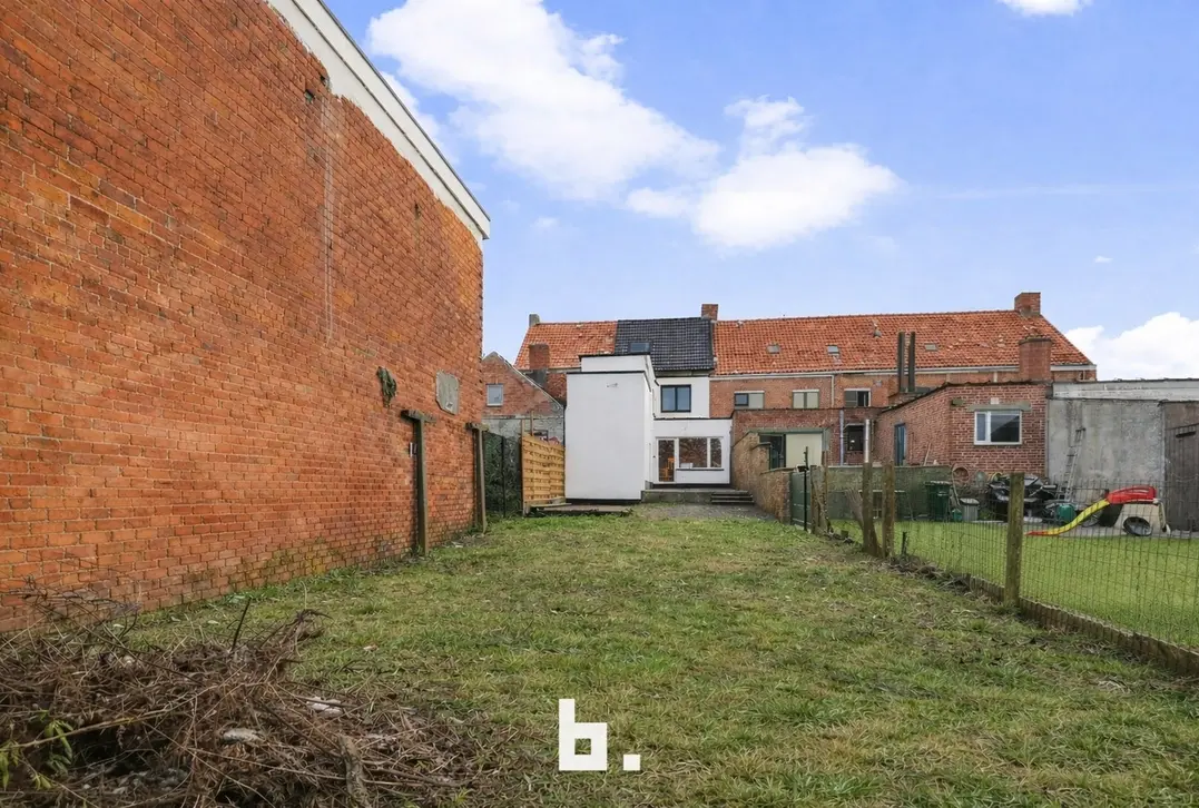 Energiezuinige, volledig gerenoveerde woning met landelijke vergezichten!-Zwevegem-€295.000
