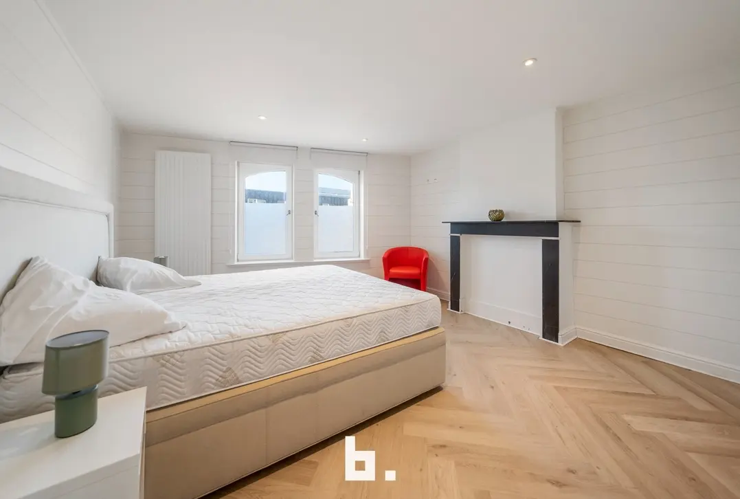 Uniek art deco herenhuis met 5 slaapkamers, 4 badkamers en 2 terrassen - Oostende