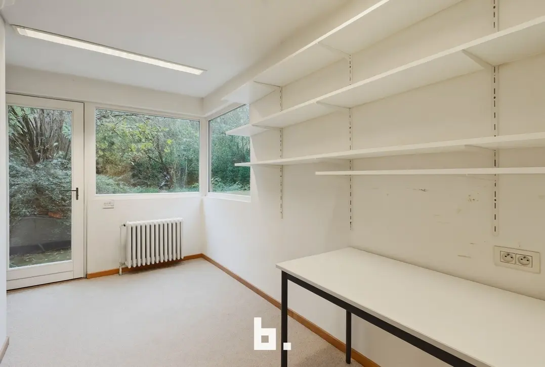 Ruim herenhuis / commercieel pand op toplocatie – veelzijdig en charmant! - Roeselare