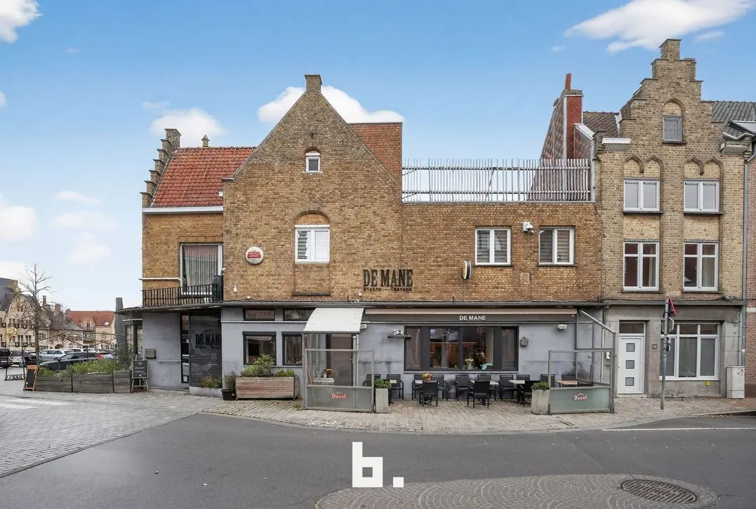 Tophorecazaak met woonst te koop op absolute A-locatie te Diksmuide - Diksmuide
