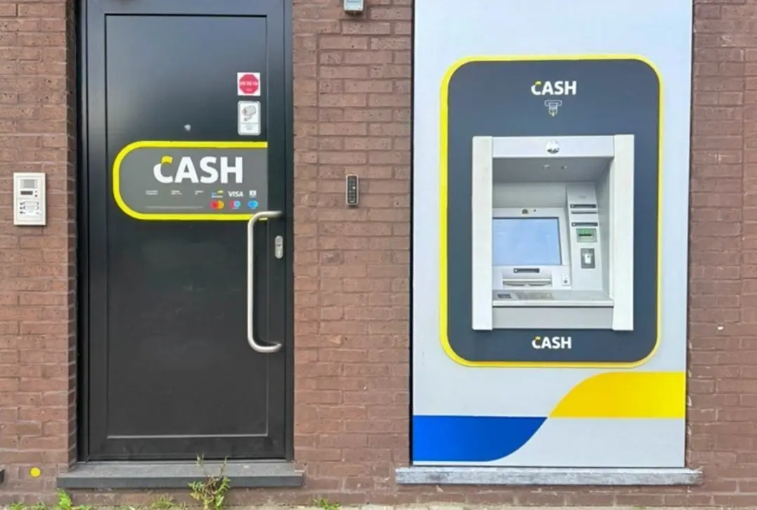 Verhuurde opbrengsteigendom met BATOPIN CASH-punt – Houthalen-Helchteren - Houthalen-Helchteren