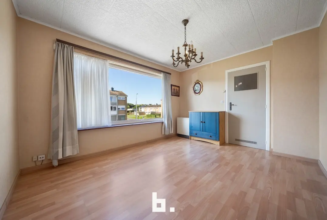 Woonhuis met 3 slaapkamers, zonnige tuin en garage te koop in rustige wijk - Oostkamp