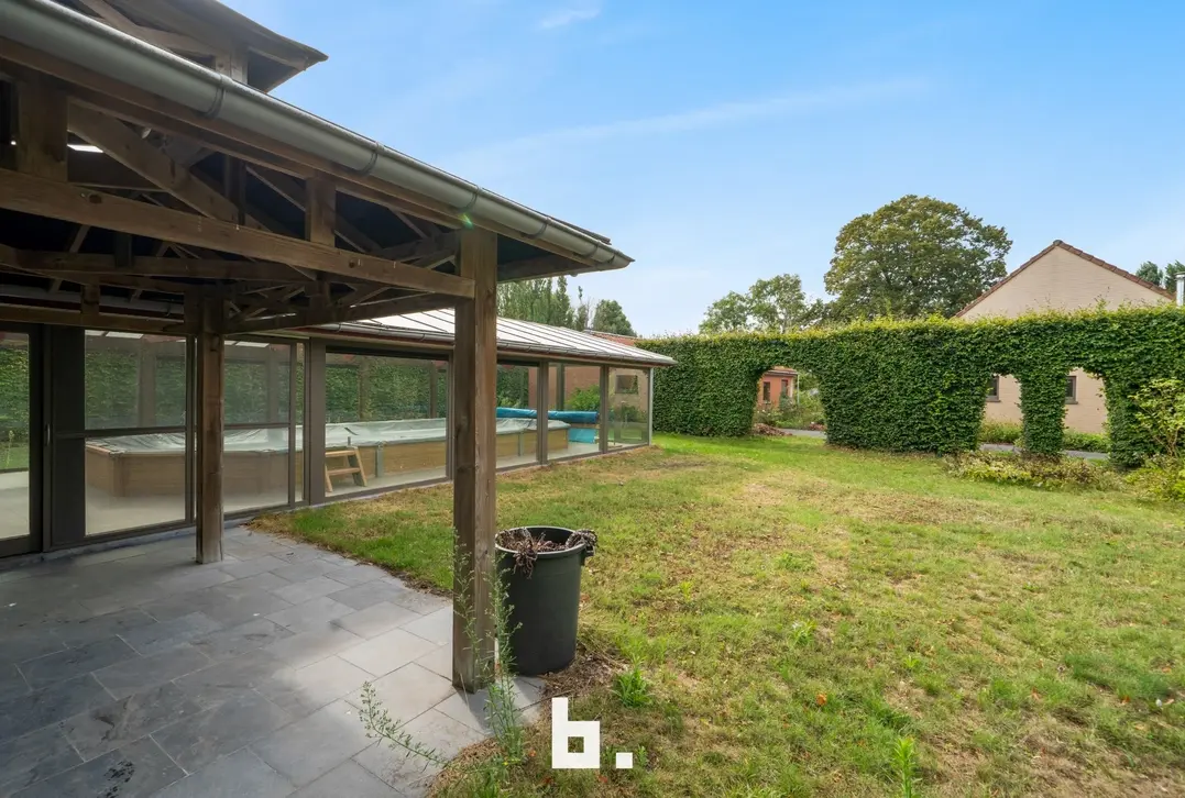 Landelijk gelegen woning op groot perceel met veel privacy - Zedelgem