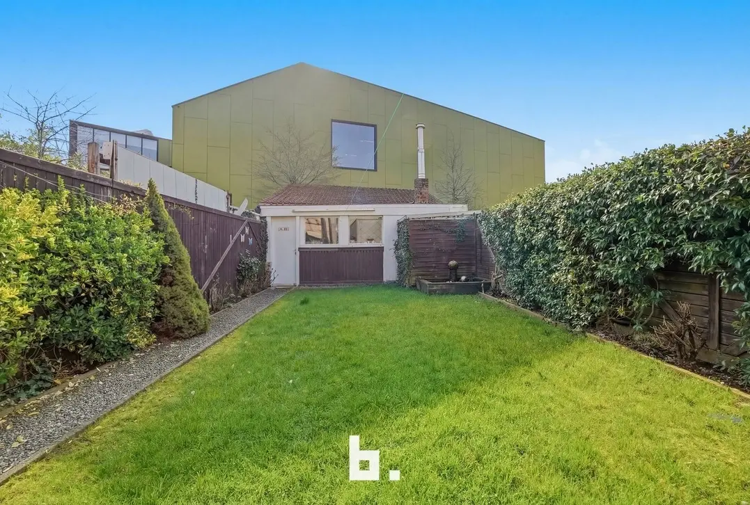 Ruime gezinswoning met tuin nabij het centrum - Roeselare