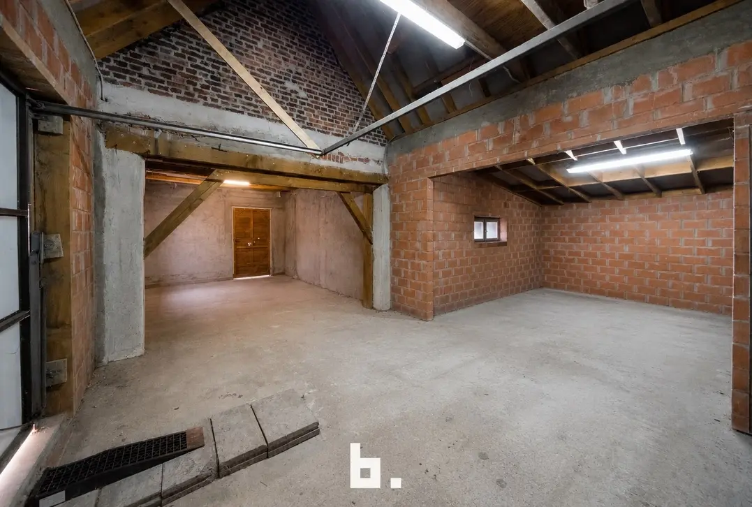 Knappe villa met praktijk in doodlopende straat - Torhout