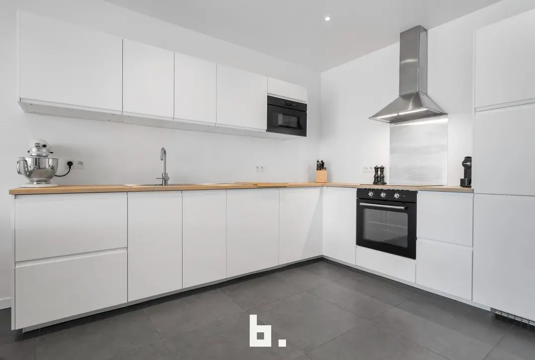 Perfect instapklare woning met gezellige tuin op uitstekende ligging - Sint-Kruis