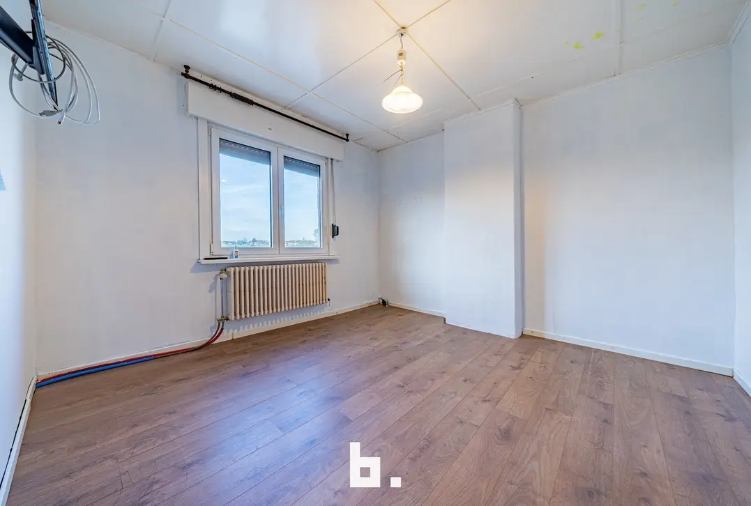 Ruime te renoveren woning boordevol potentieel - Oostkamp