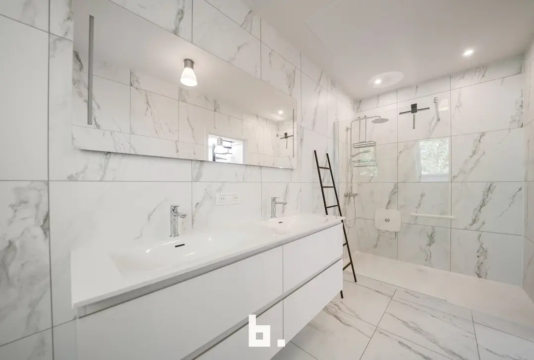 Tijdelijke gemeubelde verhuur - Moderne en ruime woning in hartje Brugge - Brugge
