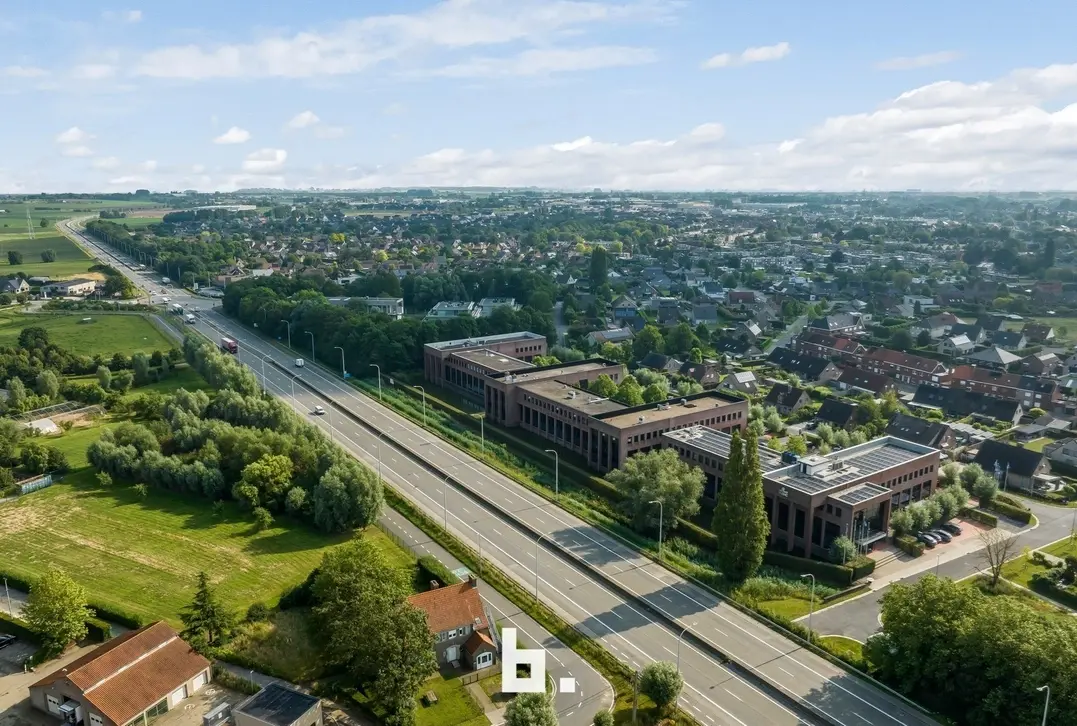 Ruim kantoor op centrale locatie - Roeselare