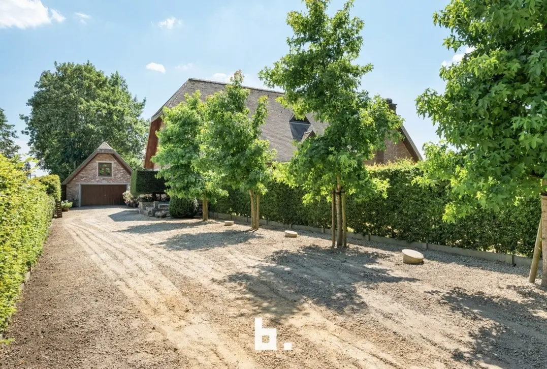 Exclusief wonen in een oase van groen, RIANTE villa met binnenzwembad op 4.192m²!  - Tielt
