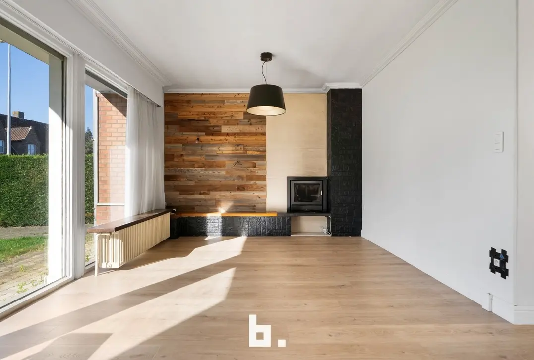 Open bebouwing met 3 slaapkamers en garage op uitstekende ligging - Sint-Andries