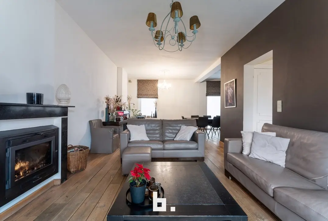 Unieke, polyvalente woning met handelsruimte, dubbele garage en atelier! - Kortrijk