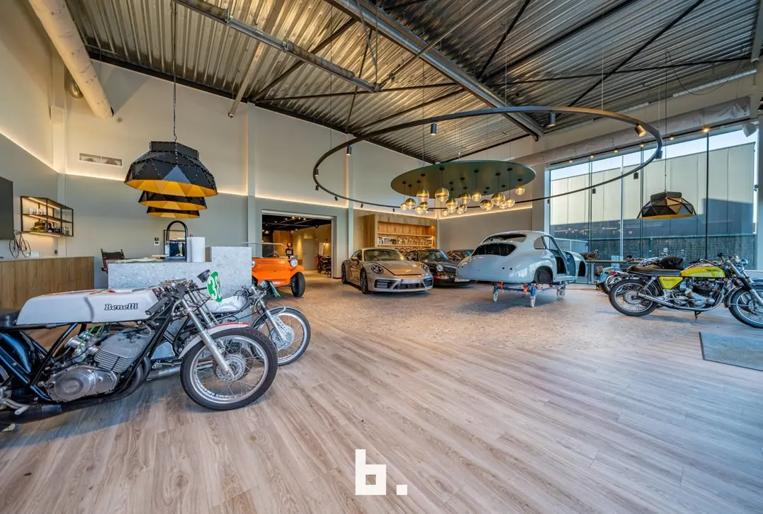 Luxueuze loods met appartement - Jabbeke