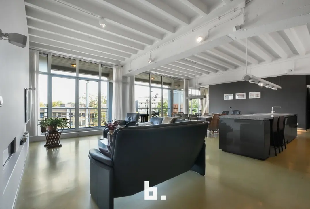 Unieke industriële loft te huur in Kortrijk - Kortrijk