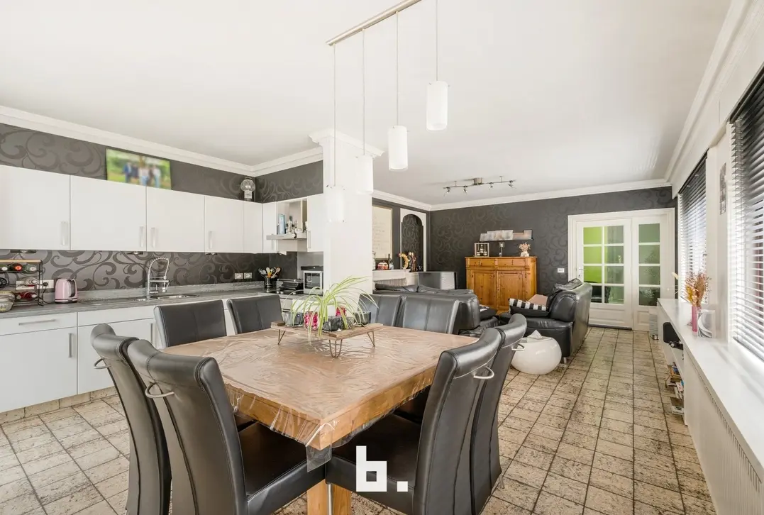Handelshuis of investeringspand op fantastische ligging te Menen! - Menen - €315.000
