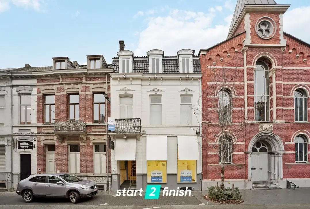 Ruim herenhuis / commercieel pand op toplocatie – veelzijdig en charmant! - Roeselare