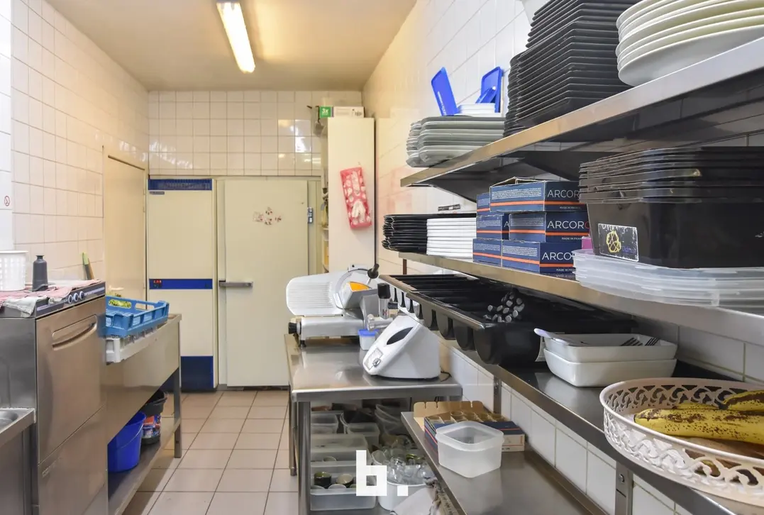 Handelspand op centrale ligging met veel potentieel klantenverkeer - Brugge