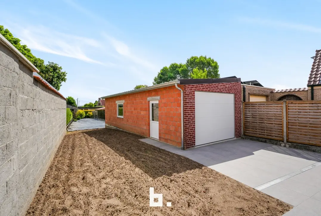Energiezuinige gezinswoning met 3 slaapkamers en ruime garage te huur in Wielsbeke - Wielsbeke