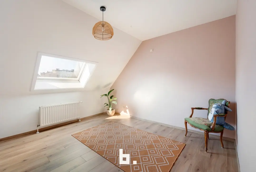 Volledig gerenoveerde woning te Kortrijk! - Kortrijk - €275.000