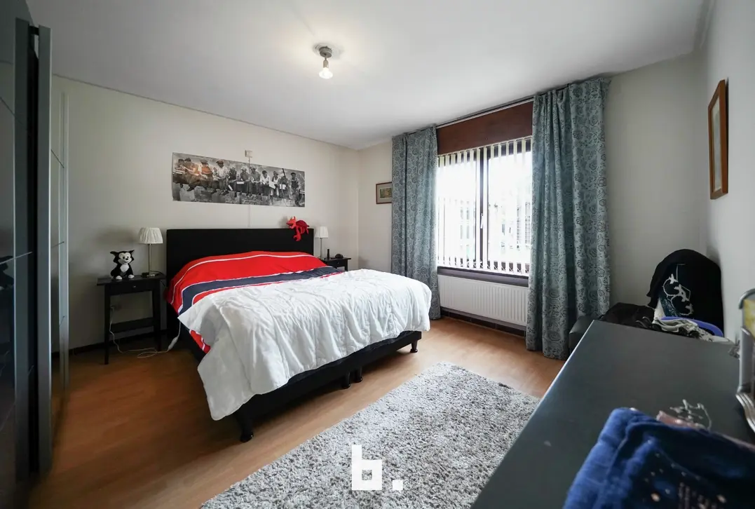 Gelijkvloerse woning met garage, 2 slaapkamers en ruime tuin - Veldegem