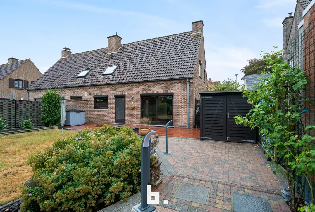 Halfopen bebouwing met 3 slaapkamers en garage op Topligging! - Sint-Andries