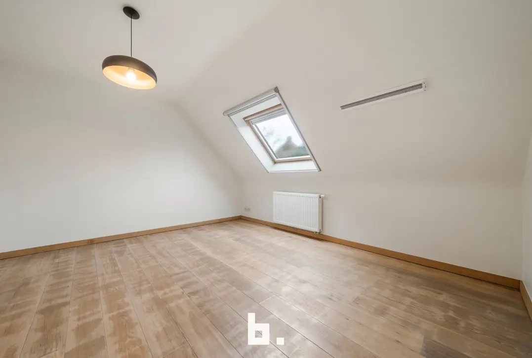 Instapkare halfopen bebouwing met 4 slaapkamers en garage op zeer gegeerde ligging! - Sint-Andries