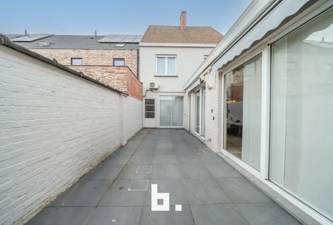 Handelshuis met grote woonst en atelier  - Roeselare
