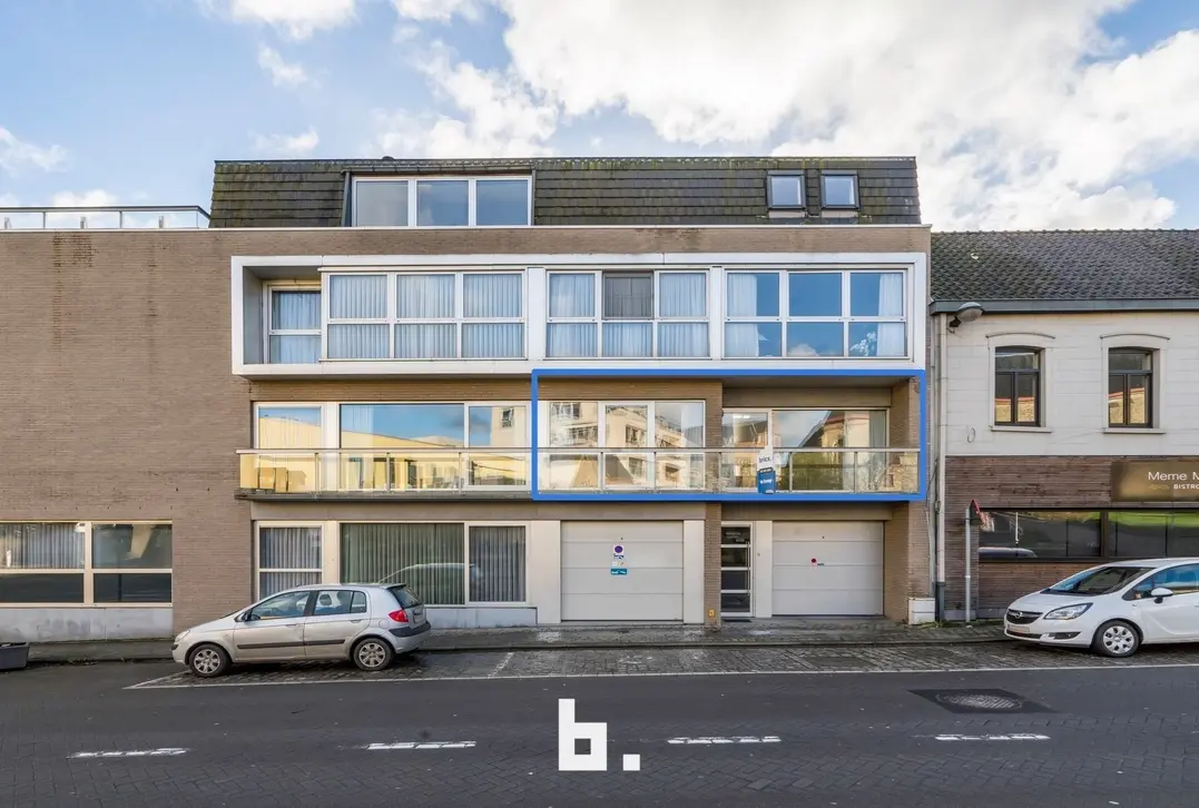 Enorm lichtrijk appartement op uiterst centrale locatie met garage - Hooglede