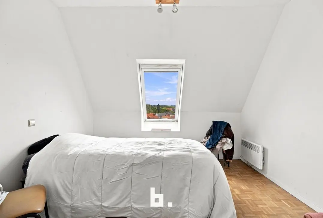 Lichtrijk verhuurd dakappartement in centrum Roeselare - Roeselare