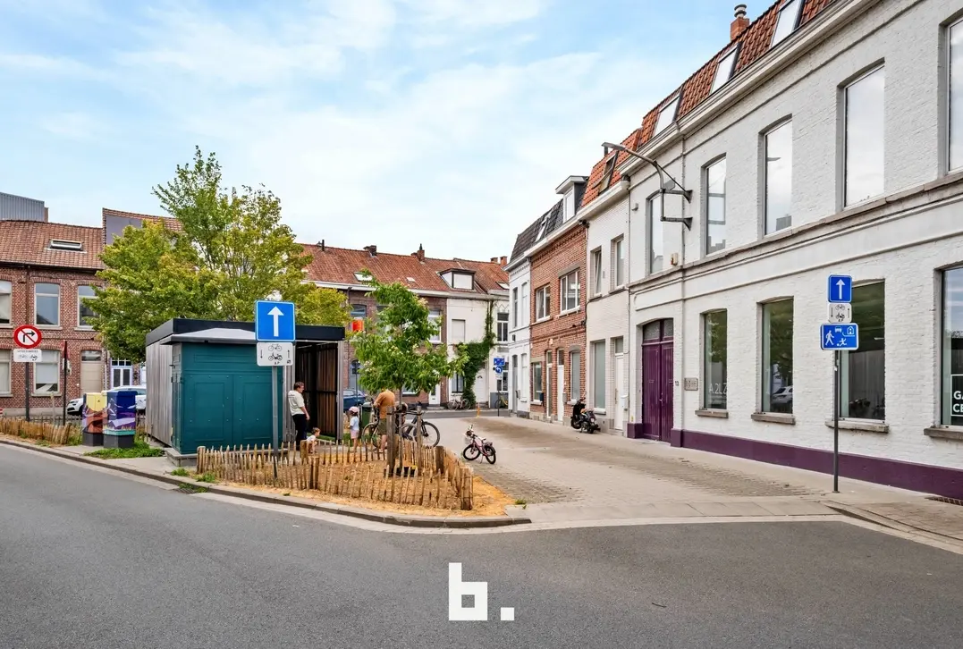 Volledig vernieuwde woning pal in het centrum - Kortrijk