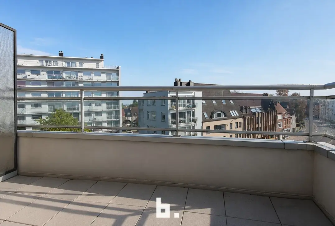 Appartement met 2 slaapkamers en autostaanplaats inbegrepen - Sint-Andries