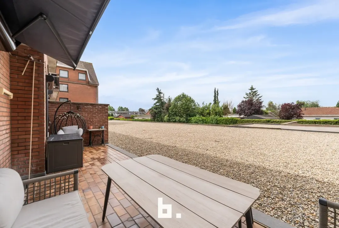 Instapklaar appartement in Kuurne met zonneterras en autostaanplaats - Kuurne